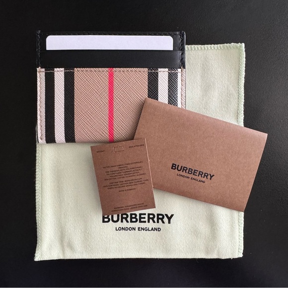 Authentic Burberry card case wallet - Picture 4 of 4